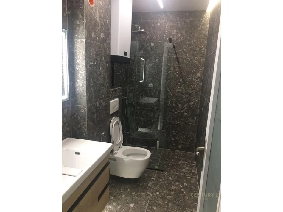 Tirane, shitet apartament 1+1 Kati 4, 60 m² 165.000 € (Kristal Center)