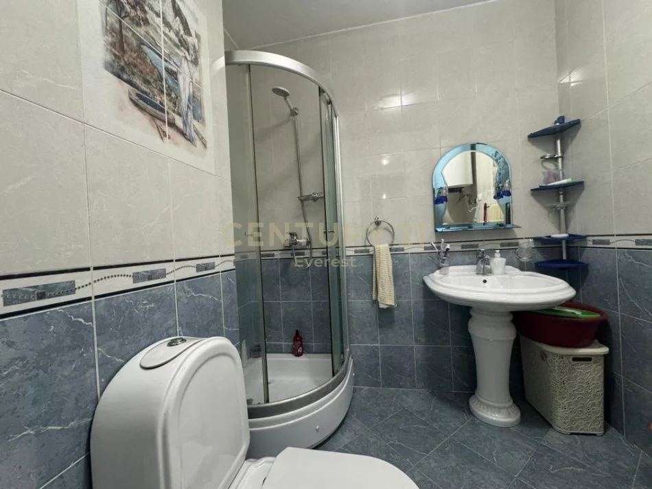 Tirane, shitet apartament 2+1+Aneks+Ballkon Kati 5, 114 m² 251.000 € (Kompleksi Usluga)