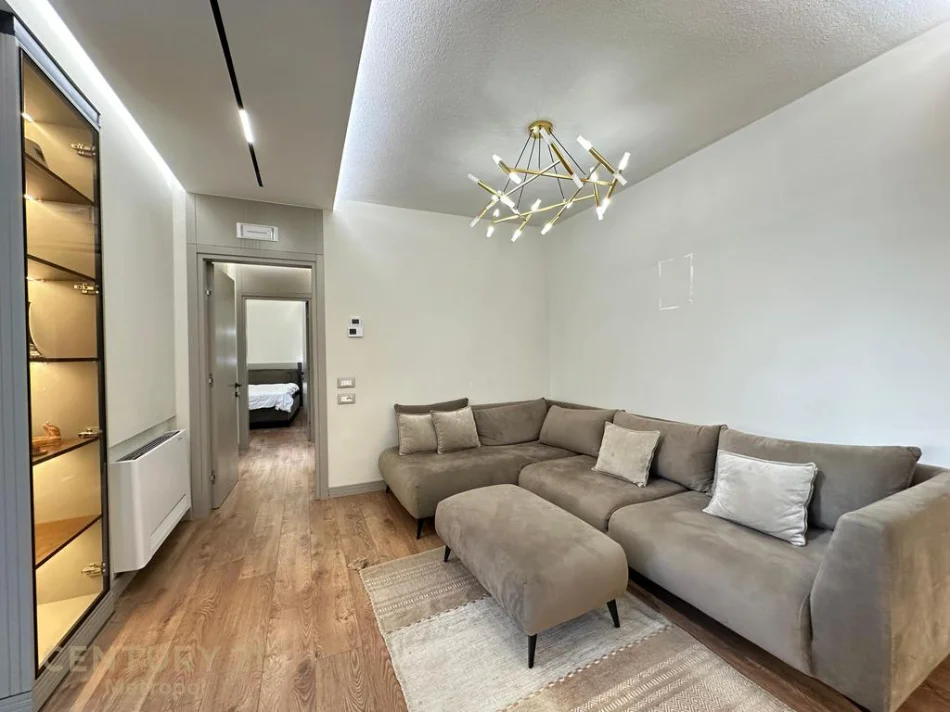 Tirane, jepet me qera apartament 2+1 Kati 3, 105 m² 750 € (Pallati me Shigjeta)