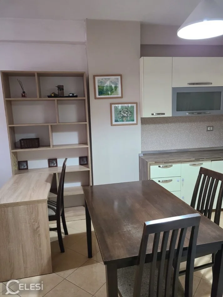 Tirane, jap me qera apartament 1+1+Ballkon Kati 6, 64 m² 350 € (thoma koxha okazion)