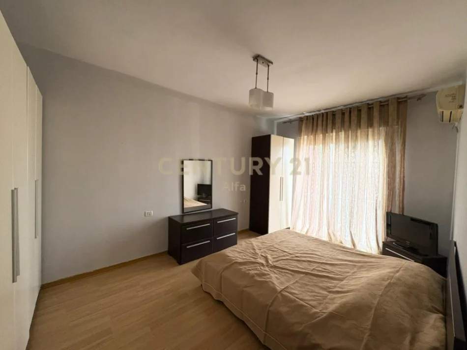 Tirane, jepet me qera apartament 2+1 Kati 6, 100 m² 700 € (Pazari Ri)