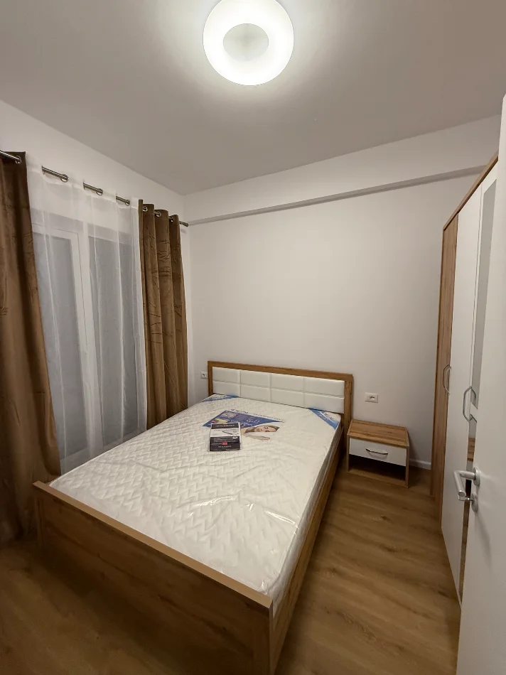 Tirane, jepet me qera apartament Kati 3, 50 m²  450 mije leke.  (Mangalem 21)