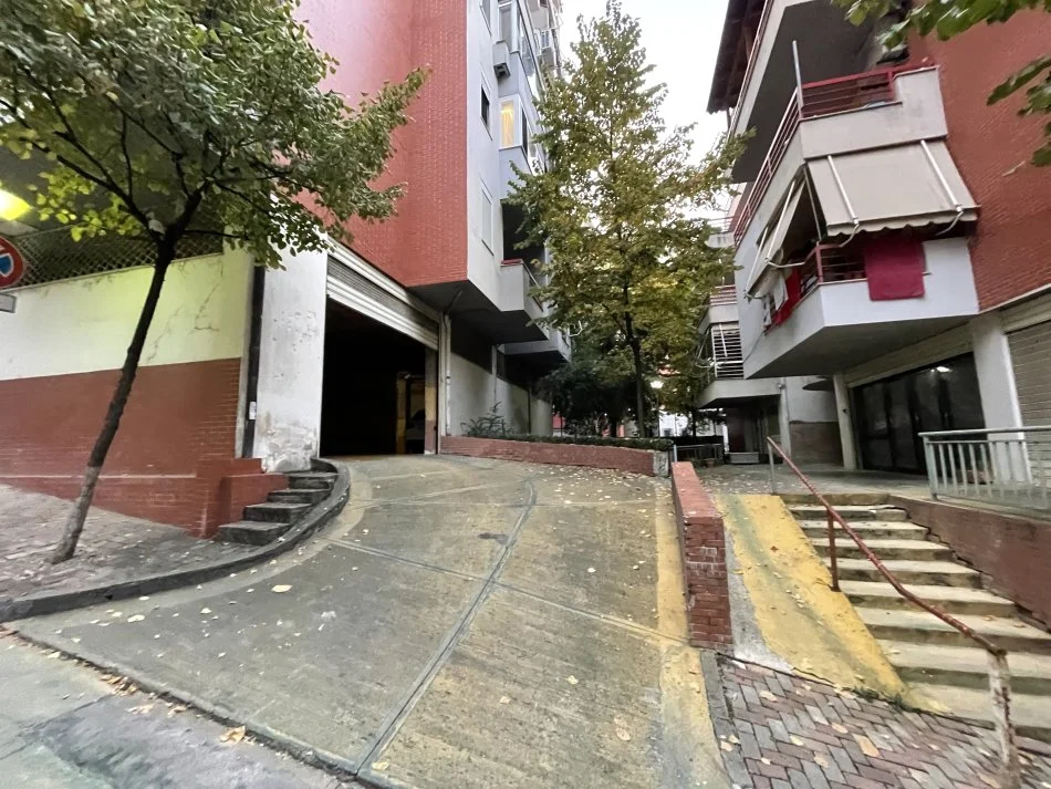 Tirane, shitet apartament 3+1+Aneks+Ballkon Kati 3, 142 m² 269.500 € 