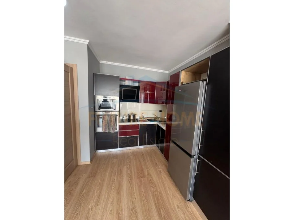 Tirane, shitet apartament 2+1+Ballkon Kati 5, 127 m² 203.000 € (Ali Visha)