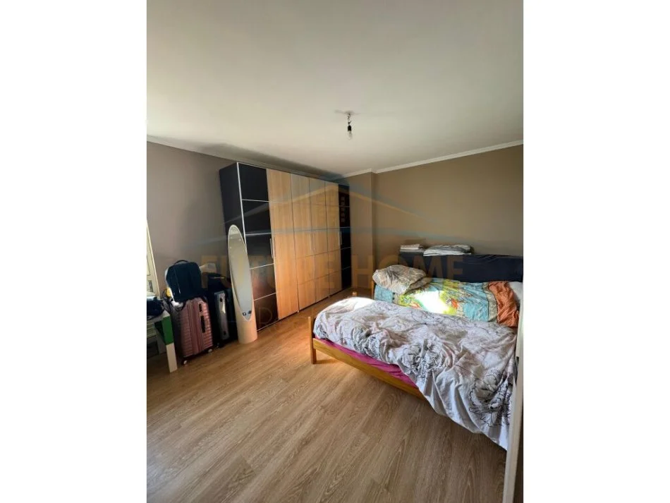Tirane, shitet apartament 2+1+Ballkon Kati 5, 127 m² 203.000 € (Ali Visha)