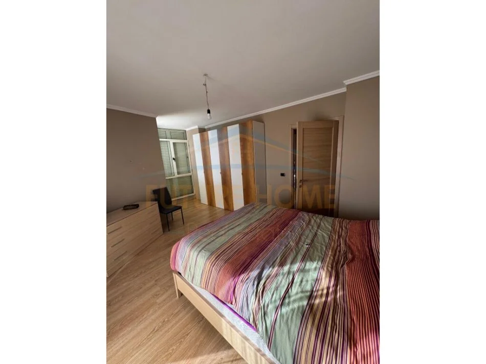 Tirane, shitet apartament 2+1+Ballkon Kati 5, 127 m² 203.000 € (Ali Visha)