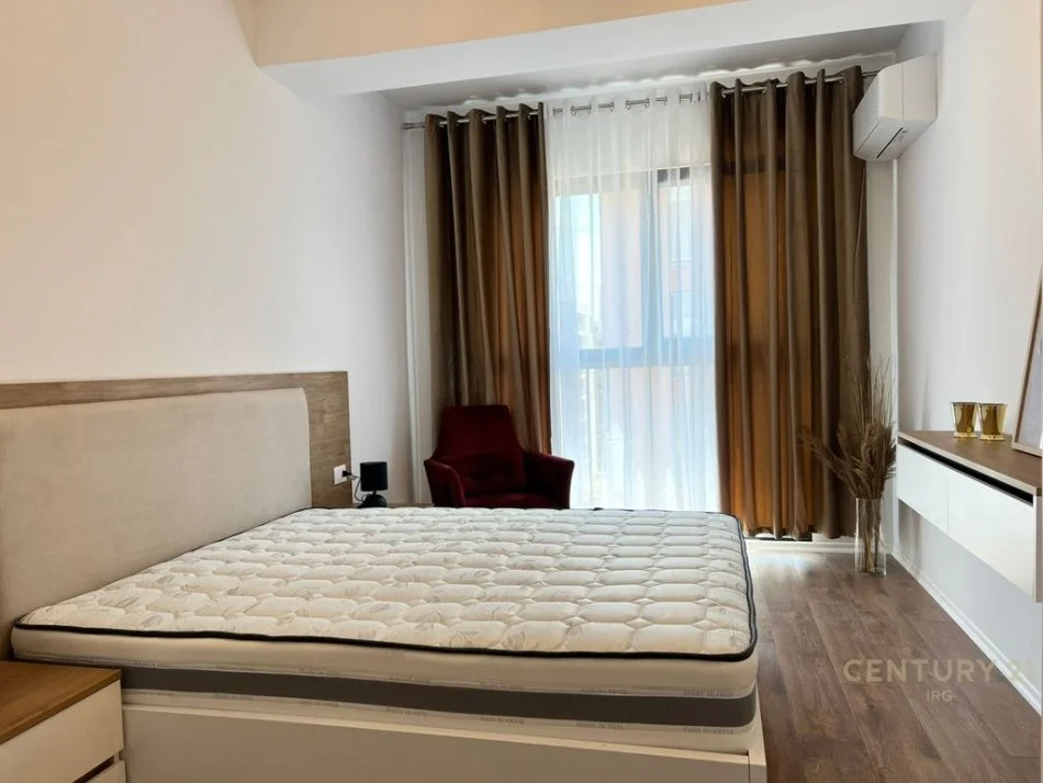 Tirane, jepet me qera apartament 1+1+Ballkon Kati 5, 78 m² 600 € 