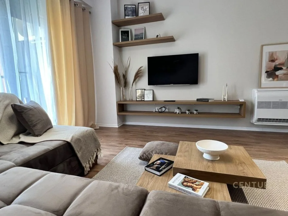 Tirane, jepet me qera apartament 1+1+Ballkon Kati 5, 78 m² 600 € 