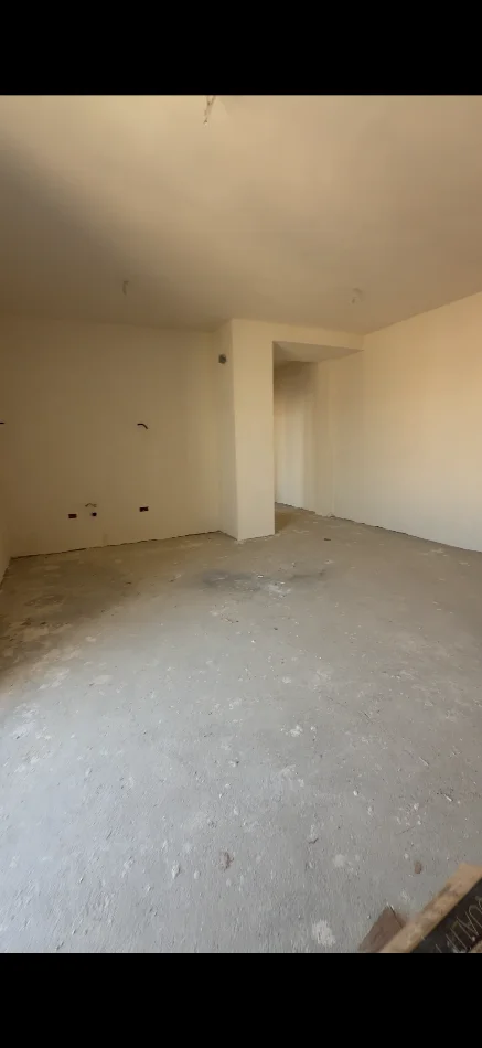 Tirane, shes apartament 2+1+Ballkon Kati 9, 182.000 € (Fusha e Aviacionit)