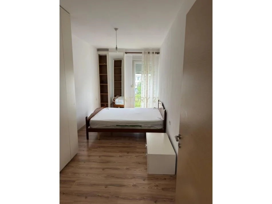 Tirane, jap me qera apartament 1+1+Ballkon Kati 3, 84 m² 500 € 