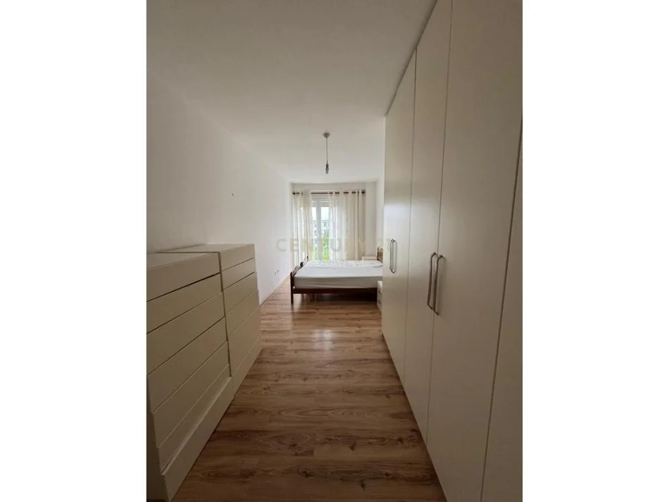 Tirane, jap me qera apartament 1+1+Ballkon Kati 3, 84 m² 500 € 