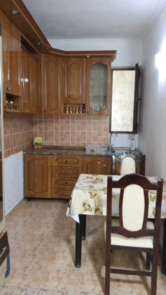 Tirane, jepet me qera garsonier Kati 1, 35 m² 320 € (Big Market tek 5 Maji)