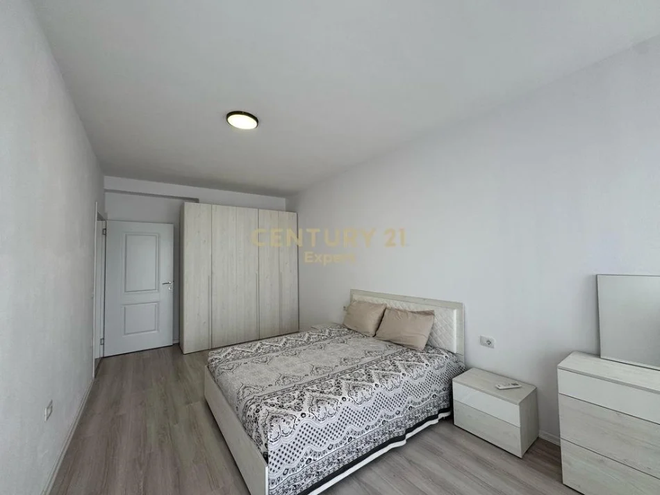 Tirane, jepet me qera apartament 1+1 Kati 7, 81 m² (Rruga e Durresit)