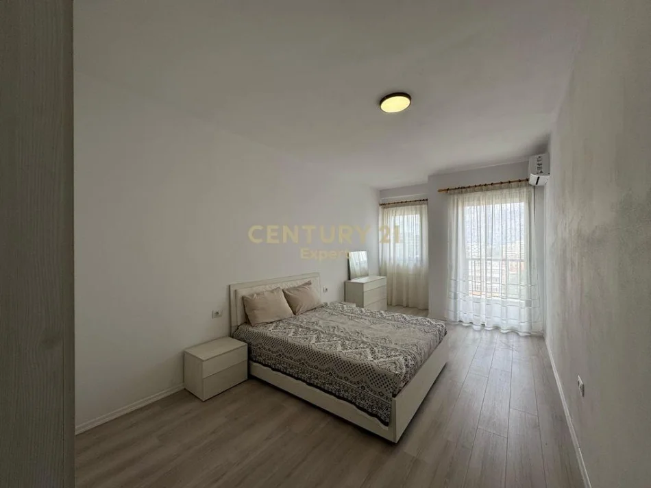 Tirane, jepet me qera apartament 1+1 Kati 7, 81 m² (Rruga e Durresit)
