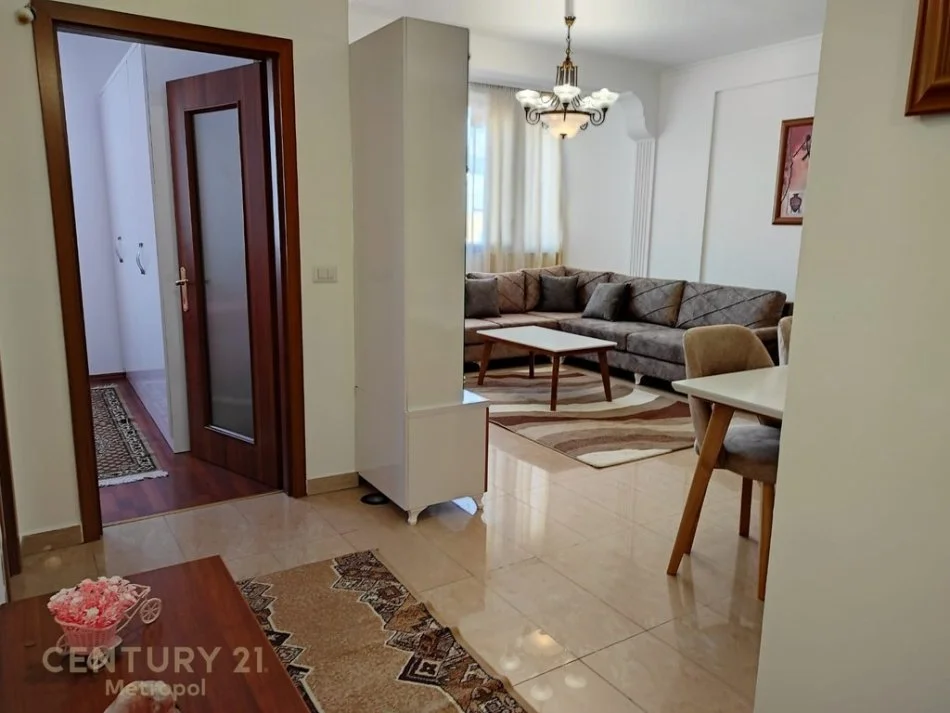 Tirane, jepet me qera apartament 2+1 Kati 12, 82 m² 600 € 