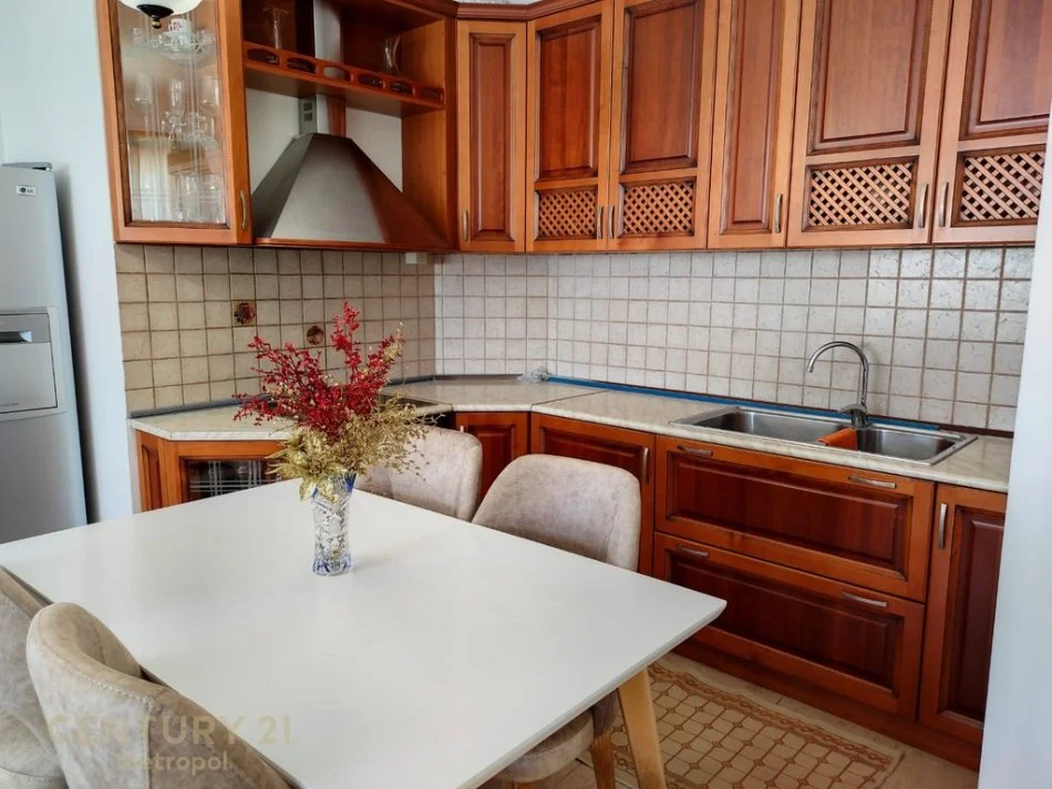 Tirane, jepet me qera apartament 2+1 Kati 12, 82 m² 600 € 
