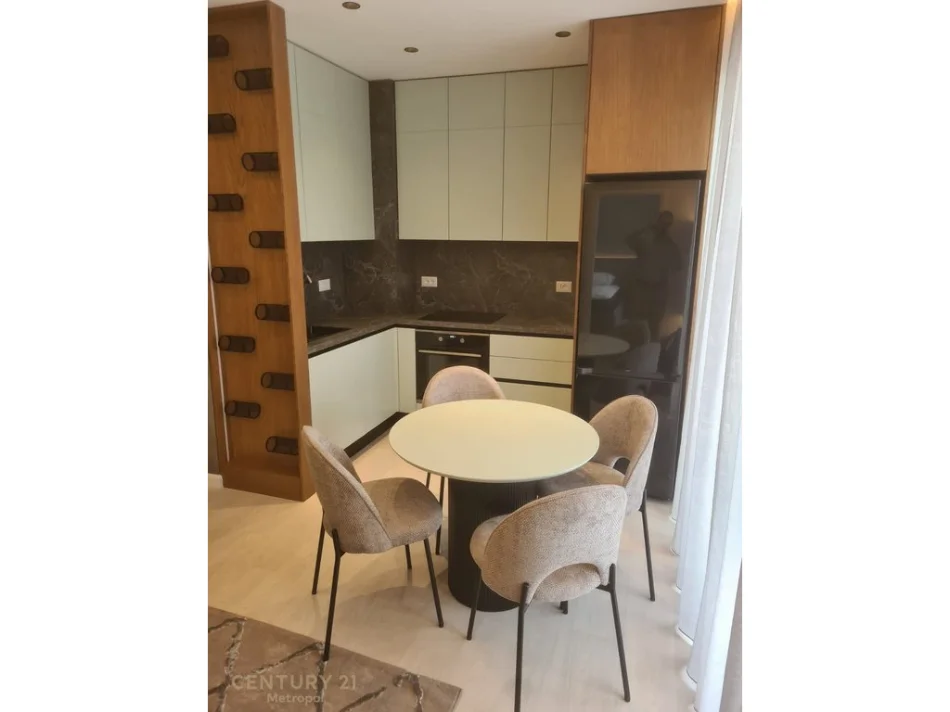Tirane, jepet me qera apartament 1+1 Kati 8, 71 m² 650 € (Astir)