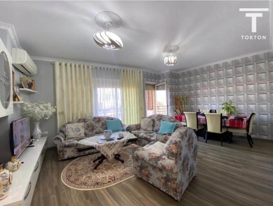 Tirane, shitet apartament 2+1+Ballkon Kati 4, 113 m² 260.728 € (Rruga Jordan Misja)