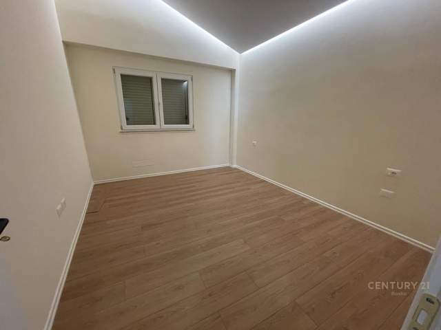 Tirane, shitet (duplex)apartament 2+1+A+BLK Kati 5, 170.000 Euro (Fresk)