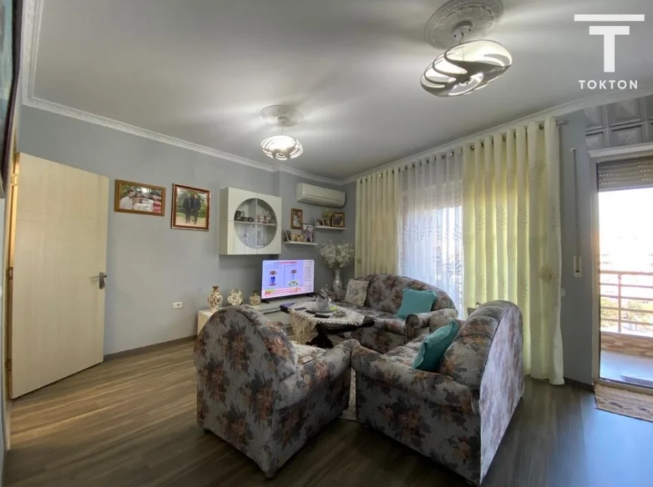 Tirane, shitet apartament 2+1+Ballkon Kati 4, 113 m² 260.728 € (Rruga Jordan Misja)