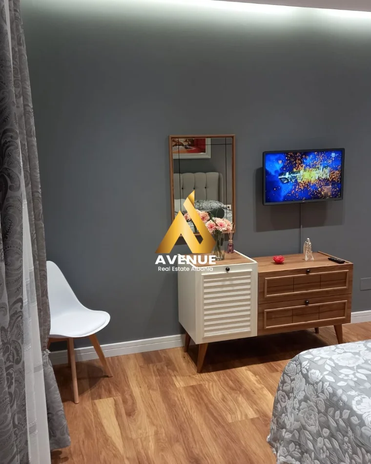 Tirane, jepet me qera apartament 1+1 Kati 4, 70 m² 760 € (Rruga Margarita Tutulani)