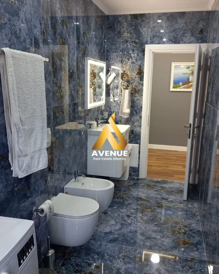 Tirane, jepet me qera apartament 1+1 Kati 4, 70 m² 760 € (Rruga Margarita Tutulani)