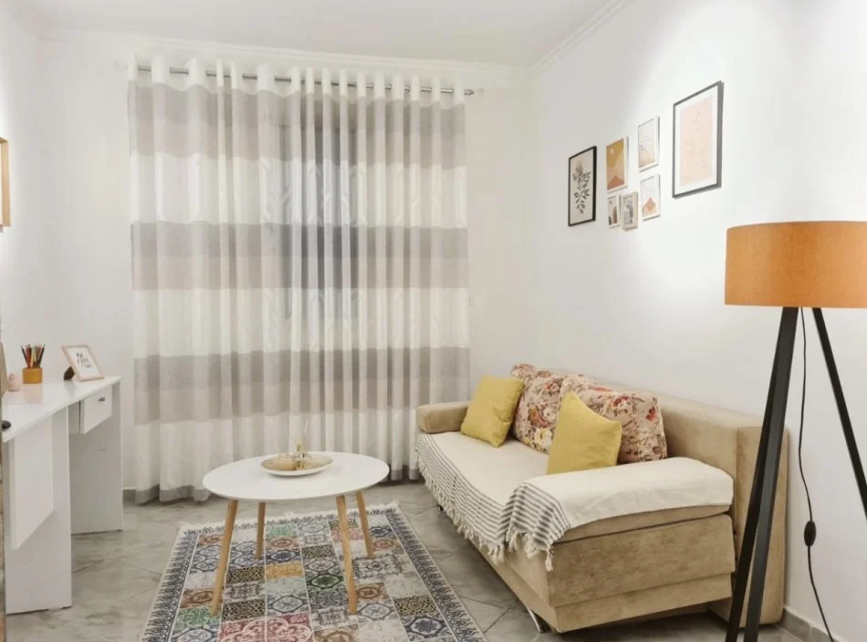 Tirane, jepet me qera apartament 1+1 Kati 1, 58 m² 450 € (Myslym Shyri)