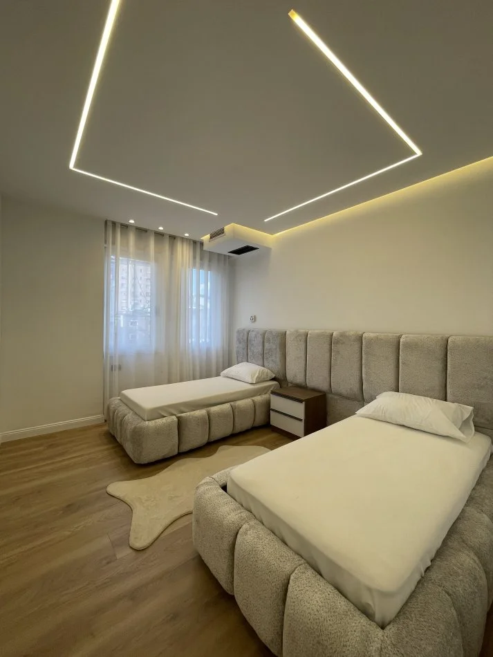 Tirane, shitet apartament 2+1+Ballkon Kati 3, 110 m² 325.000 € (Rruga e kosovareve)