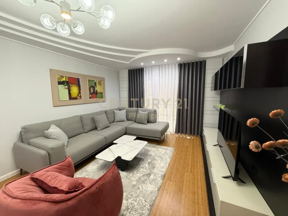 Tirane, jepet me qera apartament 2+1 Kati 7, 120 m² 1.300 € (Ambasada Amerikane)