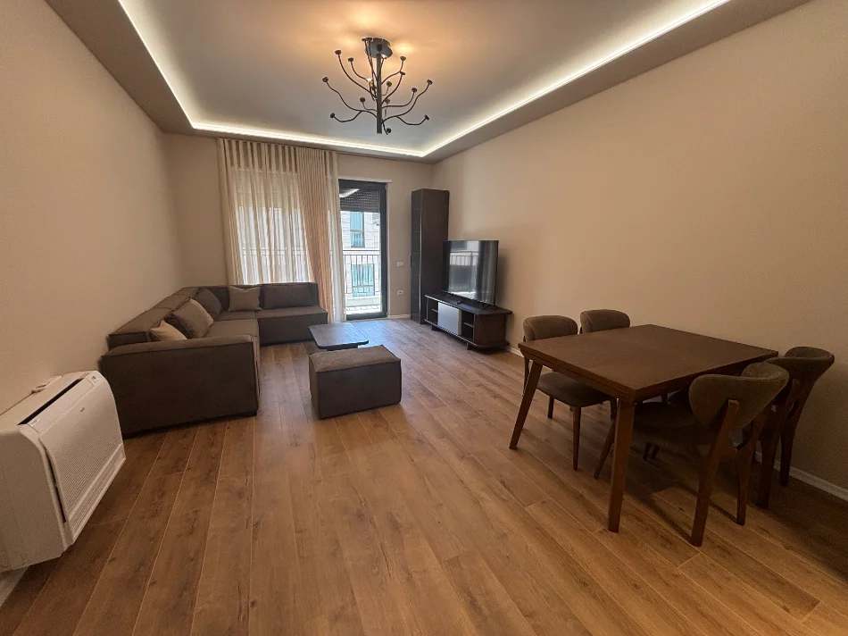 Tirane, jepet me qera apartament 2+1+Ballkon Kati 6, 123 m² 1.500 € 