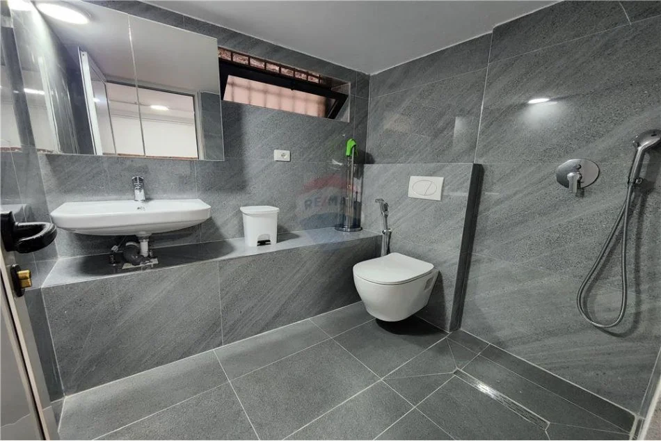 Tirane, jepet me qera apartament Kati 1, 60 m² 350 € 