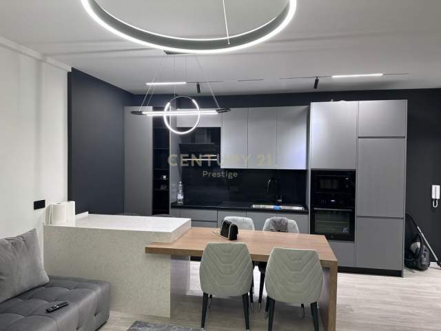 Tirane, jepet me qera apartament Kati 2, 80 m² 650 Euro (Bulevardi i Ri)