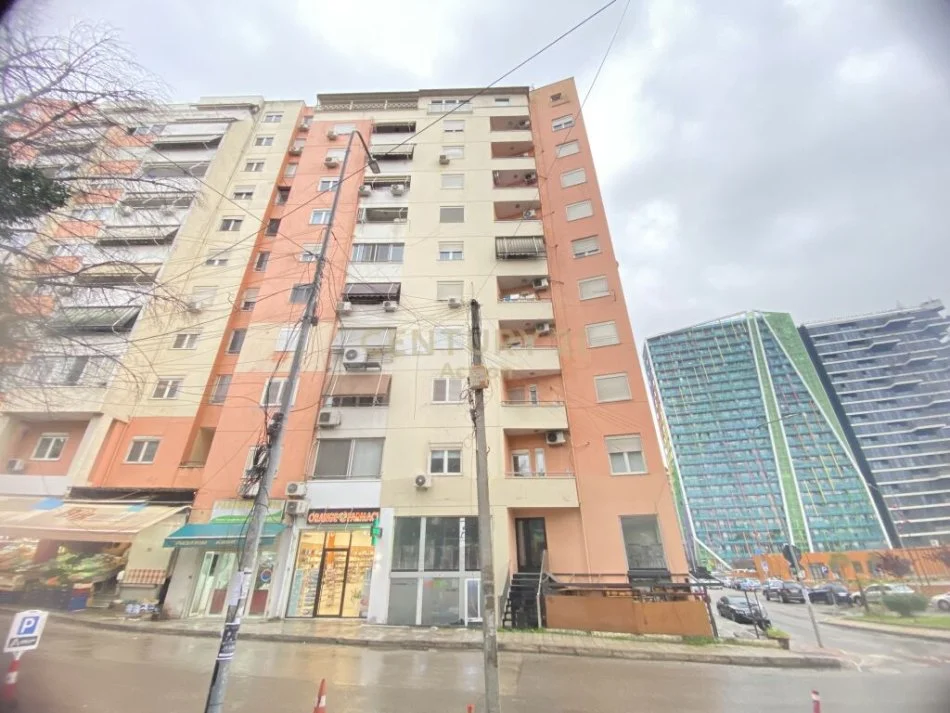 Tirane, me qera 1+1 Kati 1,
