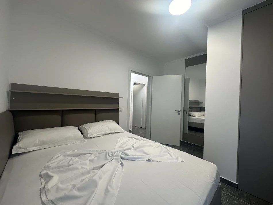 Lezhe Shengjin, Apartament 2+1 me qira, Kati 5, 79 m2 160,000 €