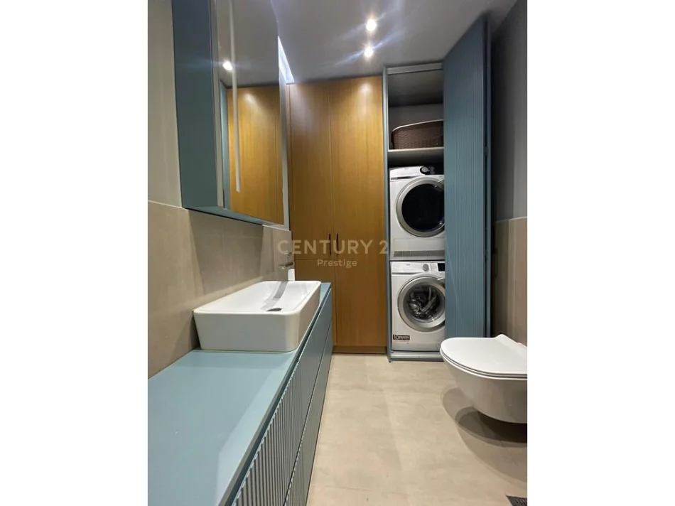 Tirane, jepet me qera apartament 2+1 Kati 4, 105 m² 1.200 € (Liqeni Thate)