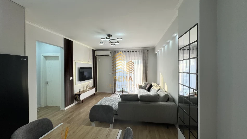 Tirane, shitet apartament 2+1+Ballkon Kati 6, 81 m² 110.000 € (Kamez)
