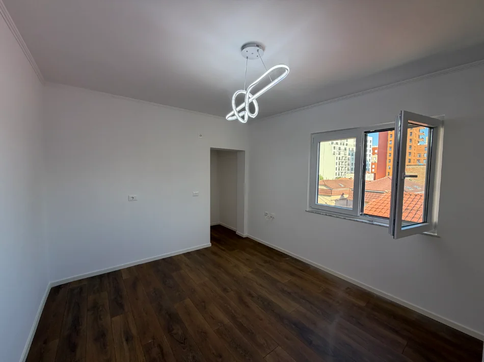 Tirane, shitet apartament 1+1 Kati 4, 40 m² 118.000 € (PAZARI I RI)