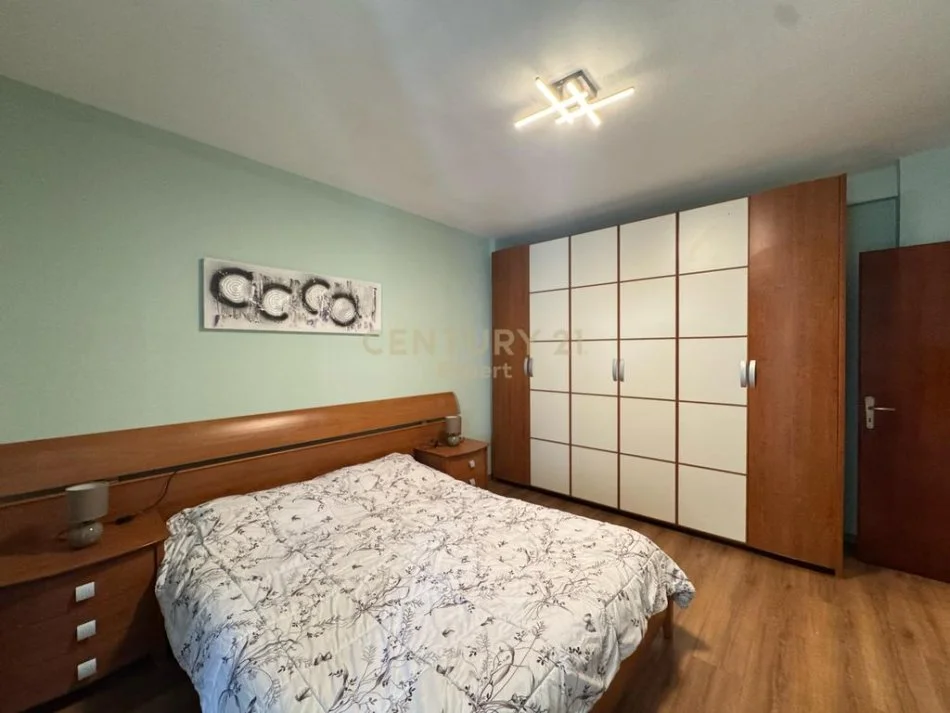 Tirane, jepet me qera apartament 1+1+Ballkon Kati 3, 70 m² 550 € 