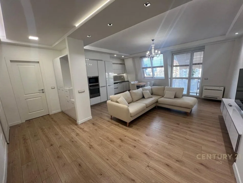 Tirane, jepet me qera apartament 2+1 Kati 4, 120 m² 1.300 € 