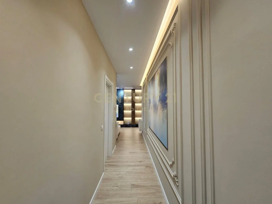 Tirane, jepet me qera apartament 2+1 Kati 7, 121 m² 1.500 € 