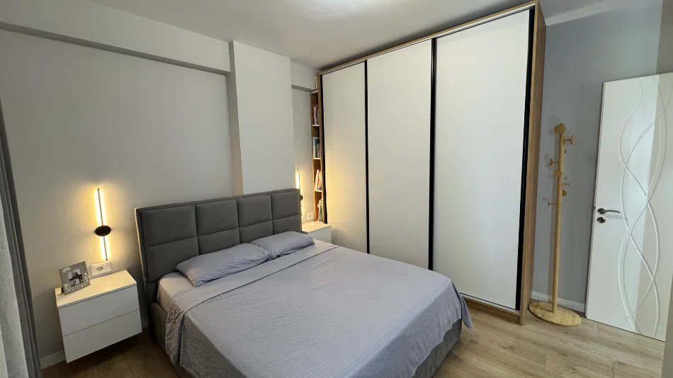 Tirane, shitet apartament 2+1+Ballkon Kati 6, 82 m² 119.000 € (Bulevardi Donald Trump)