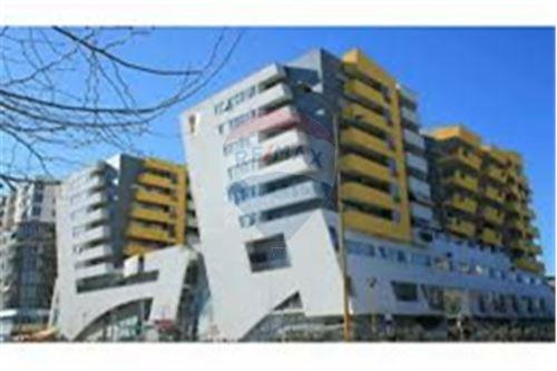 Tirane, jepet me qera apartament 2+1 , 85 m² 400 € (Globe - Rruga e Kavajës - Globe, Shqipëri)