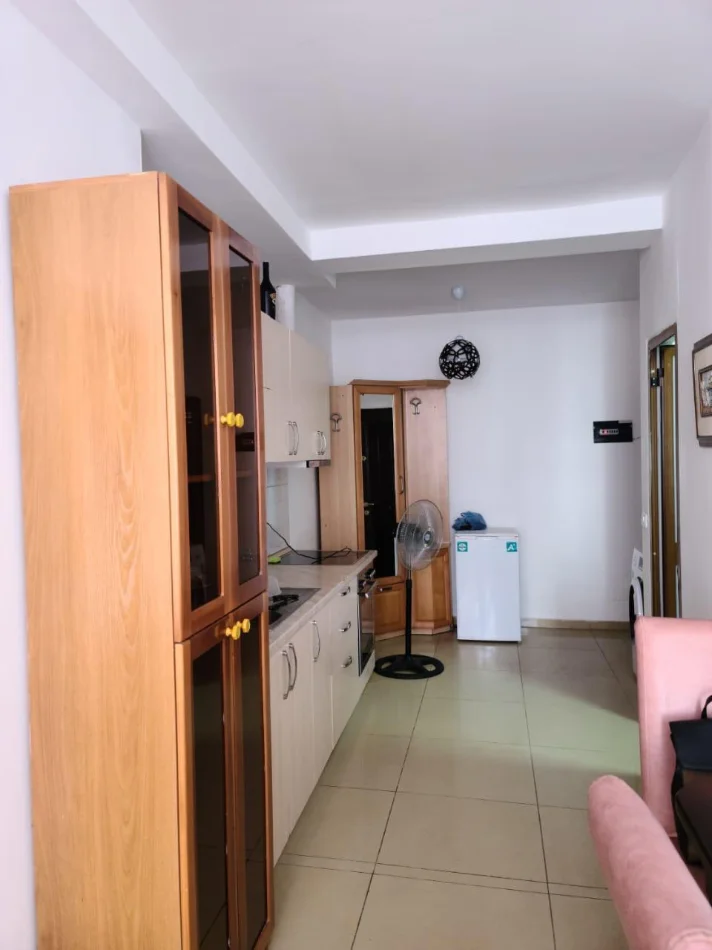 Tirane, jepet me qera apartament 1+1 Kati 2, 55 m² 400 € (Bulevardi Migjeni ne Astir)