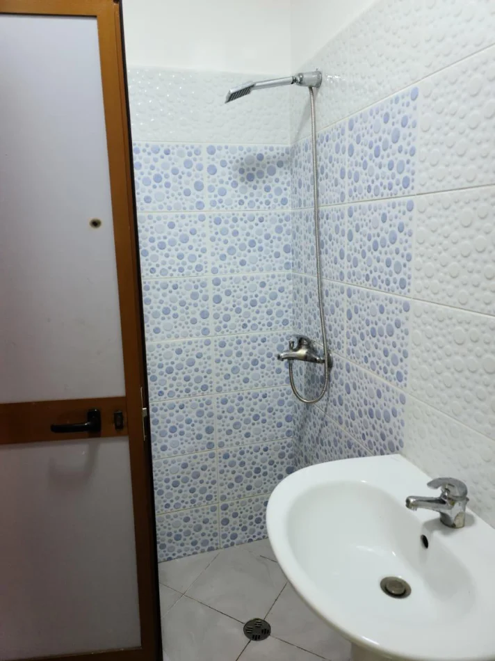 Tirane, jepet me qera apartament 1+1 Kati 2, 55 m² 400 € (Bulevardi Migjeni ne Astir)