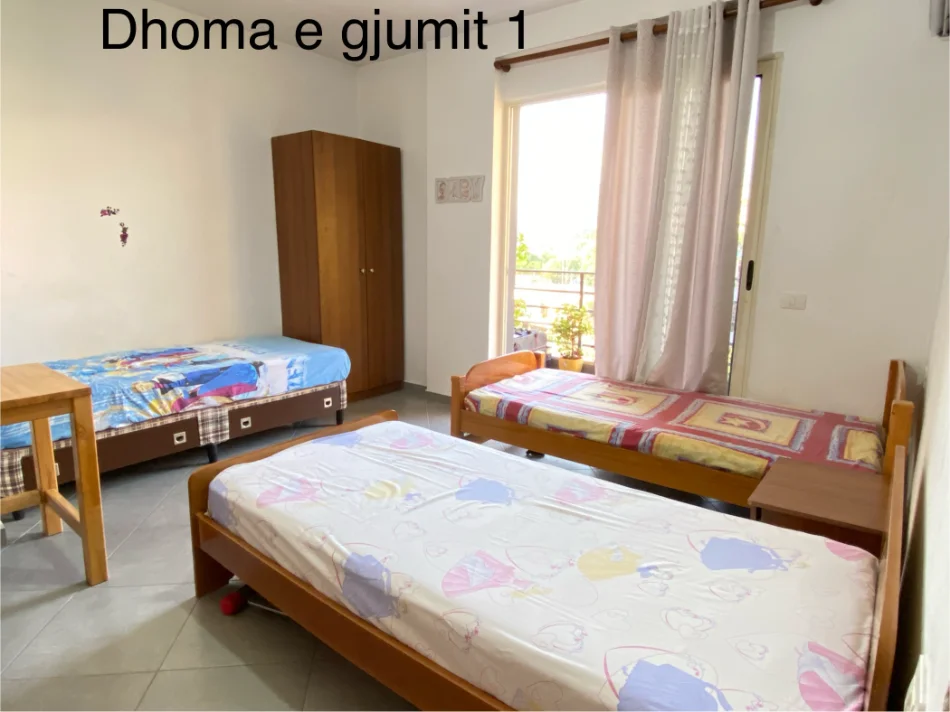 Tirane, jepet me qera apartament 2+1 Kati 4, 121 m² 400 € (Shkoze ,Kompleksi Tom Doshi)