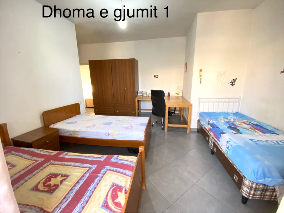 Tirane, jepet me qera apartament 2+1 Kati 4, 121 m² 400 € (Shkoze ,Kompleksi Tom Doshi)