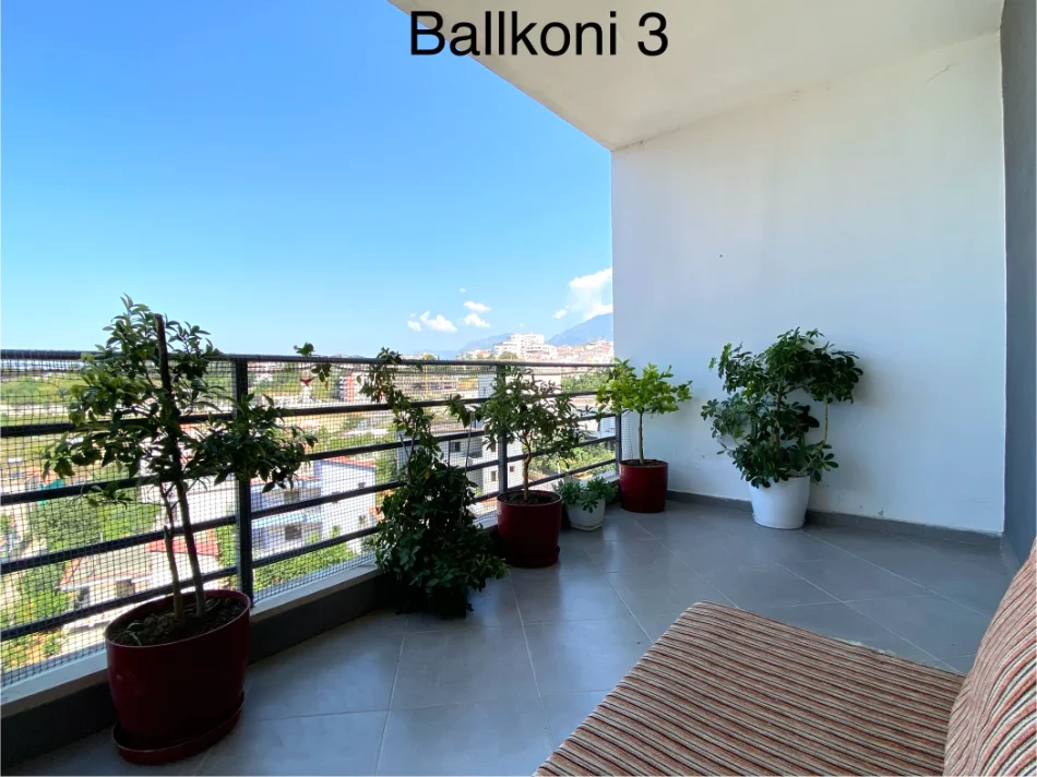 Tirane, jepet me qera apartament 2+1 Kati 4, 121 m² 400 € (Shkoze ,Kompleksi Tom Doshi)