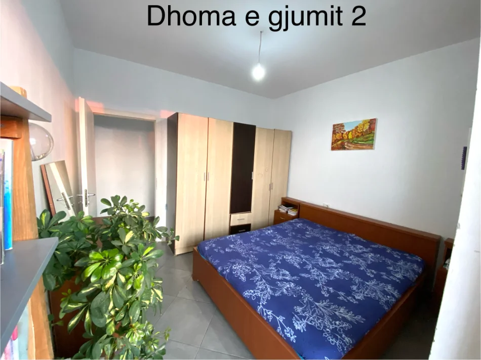 Tirane, jepet me qera apartament 2+1 Kati 4, 121 m² 400 € (Shkoze ,Kompleksi Tom Doshi)