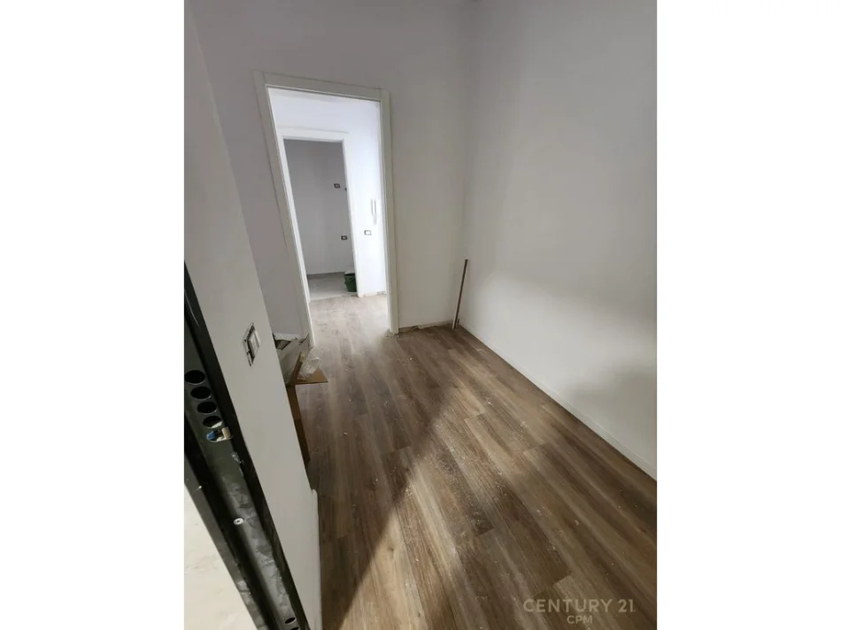 Tirane, shes apartament 2+1 Kati 3, 128 m² 275.000 € (liqeni Thate)