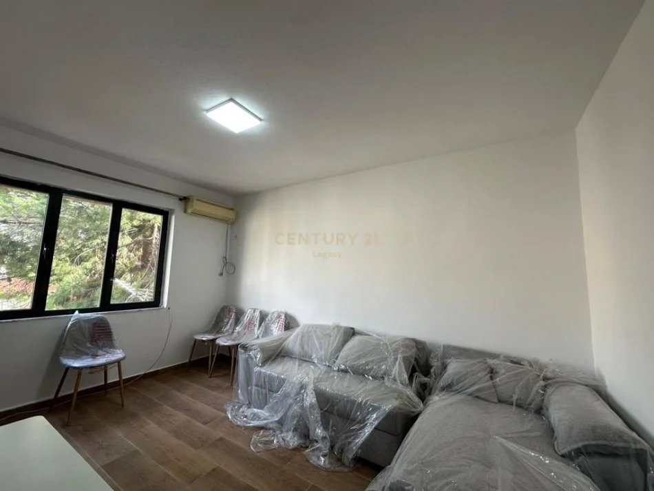 Tirane, jepet me qera apartament 2+1 Kati 4, 70 m² 420 € 
